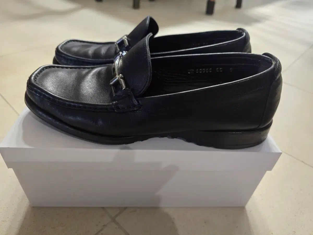 FERRAGAMO フェラガモ ブラック メンズシューズ (サイズ 8 265 