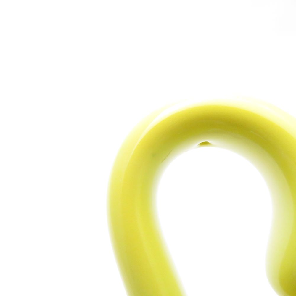 美品 Fukagawa Seiji 深川製磁 黄地兎(うさぎ) 三ツ足マグカップ