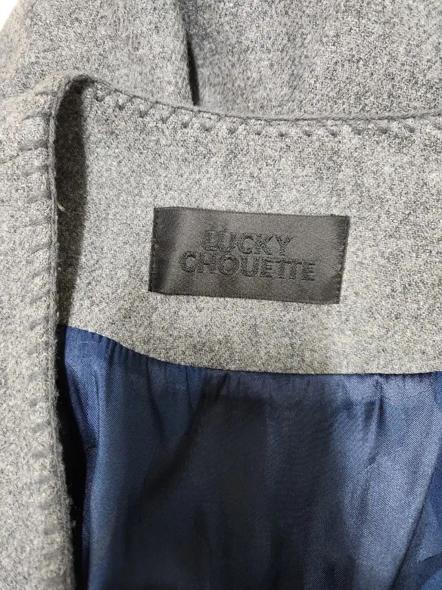 ラッキーシュエトゥ ロングコート