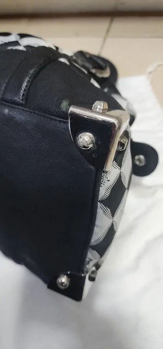 MCM ナイロン シルバー ボストンバッグ 【公式通販】 MCM ナイロン シルバー ボストンバッグ 【公式通販】