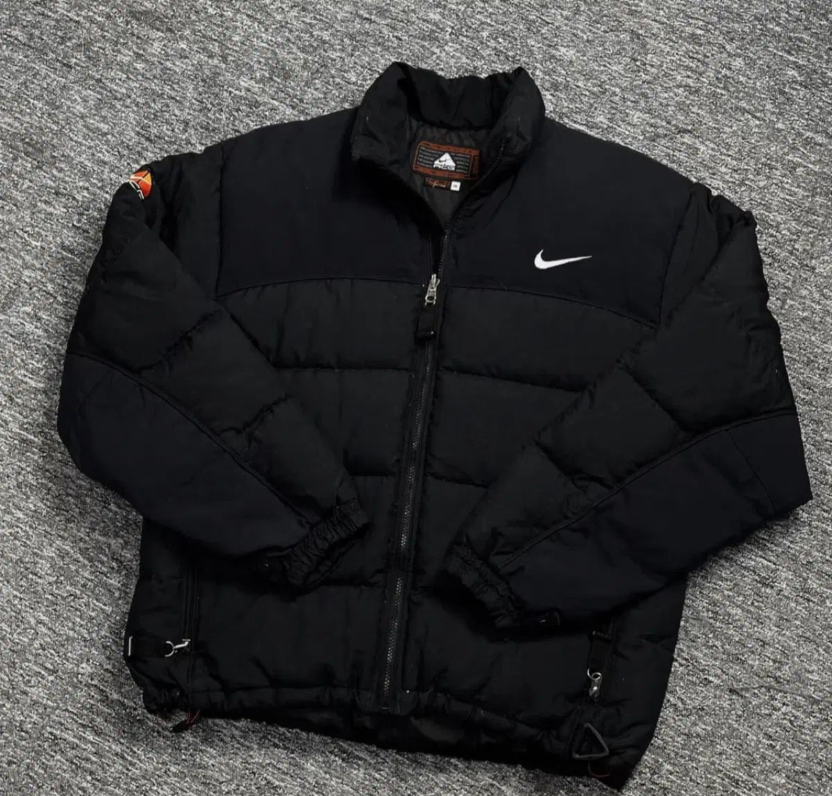 ナイキ acg オールドスクール ブラック ダウン ジャケット L - メルカリ