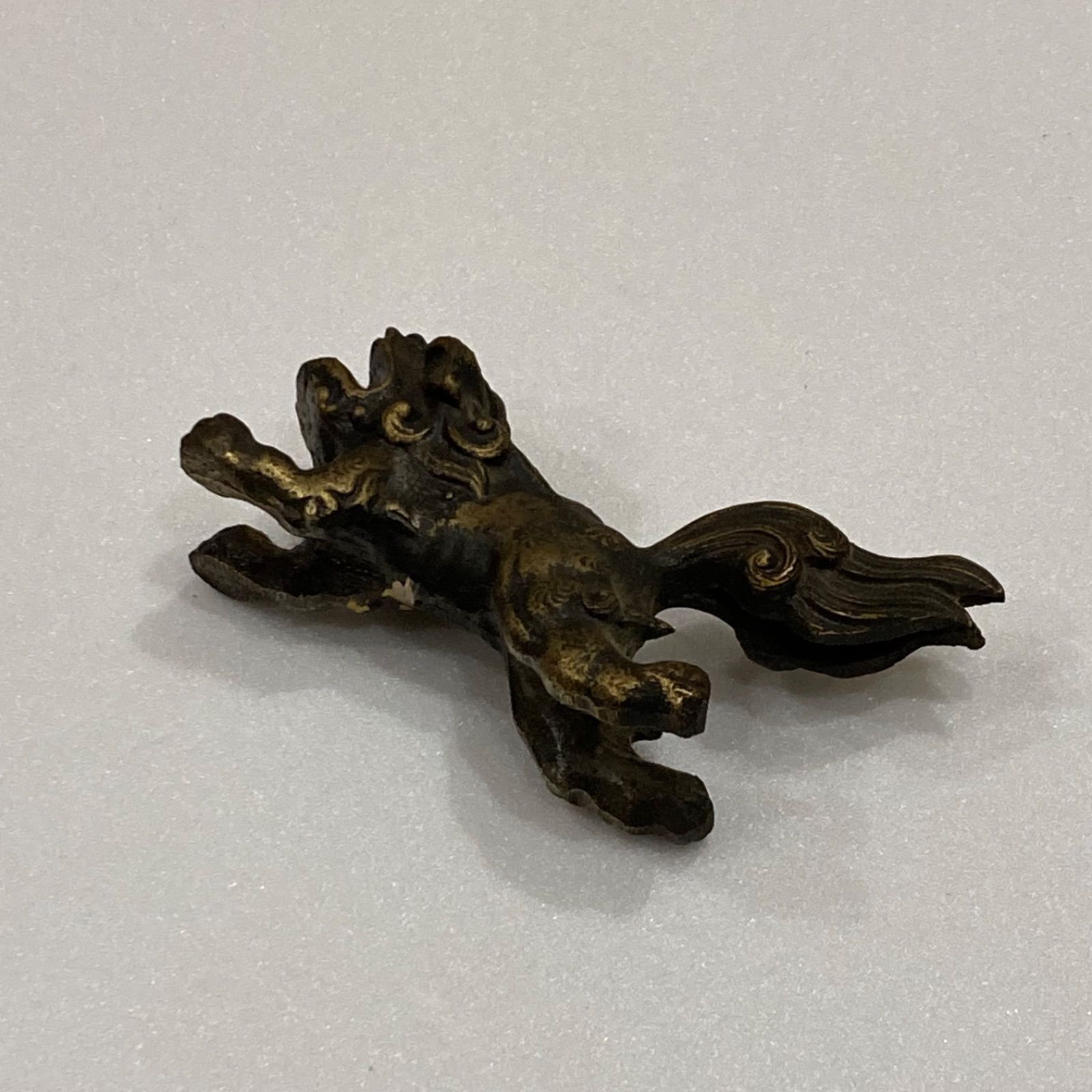 真鍮製 獅子の置物 古美術 オブジェ 縁起物 インテリア - メルカリ