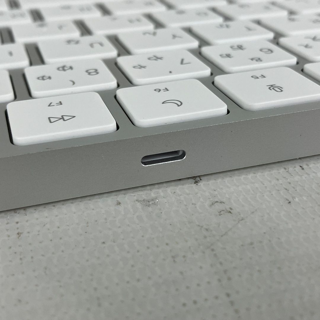 Apple MK2A3J/A Magic KeyBoard アップル マジックキーボード 中古