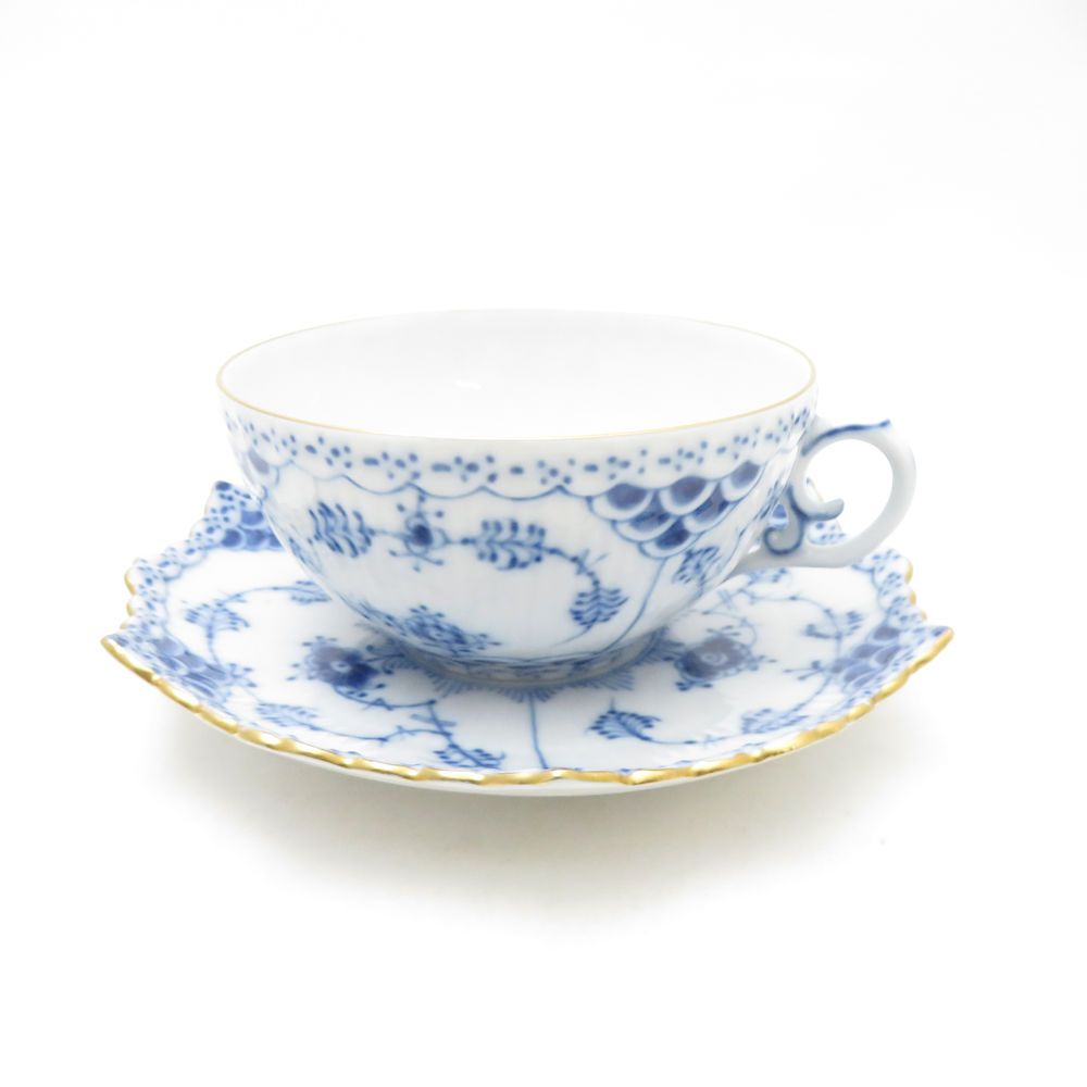 ロイヤルコペンハーゲン【ブルーローズ金彩】 ロイヤルコペンハーゲン」の伝統のコレクションに新たな色彩が誕生