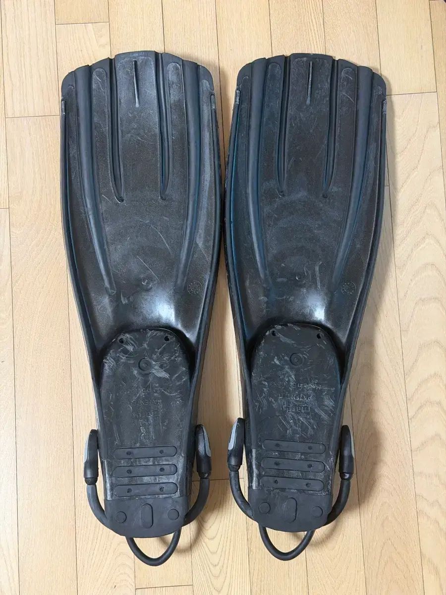 mares マレス クアトロ プラス スキューバ フィン ピン 販売