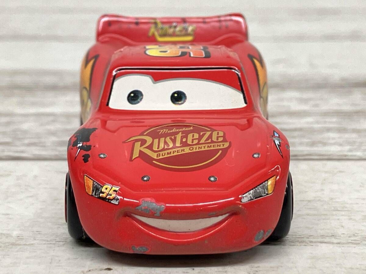 トミカ カーズ ライトニング・マックイーン 95番 現状品 - メルカリ