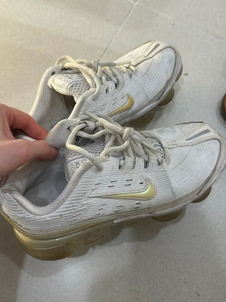 ナイキウィメンズヴェイパーマックス 240