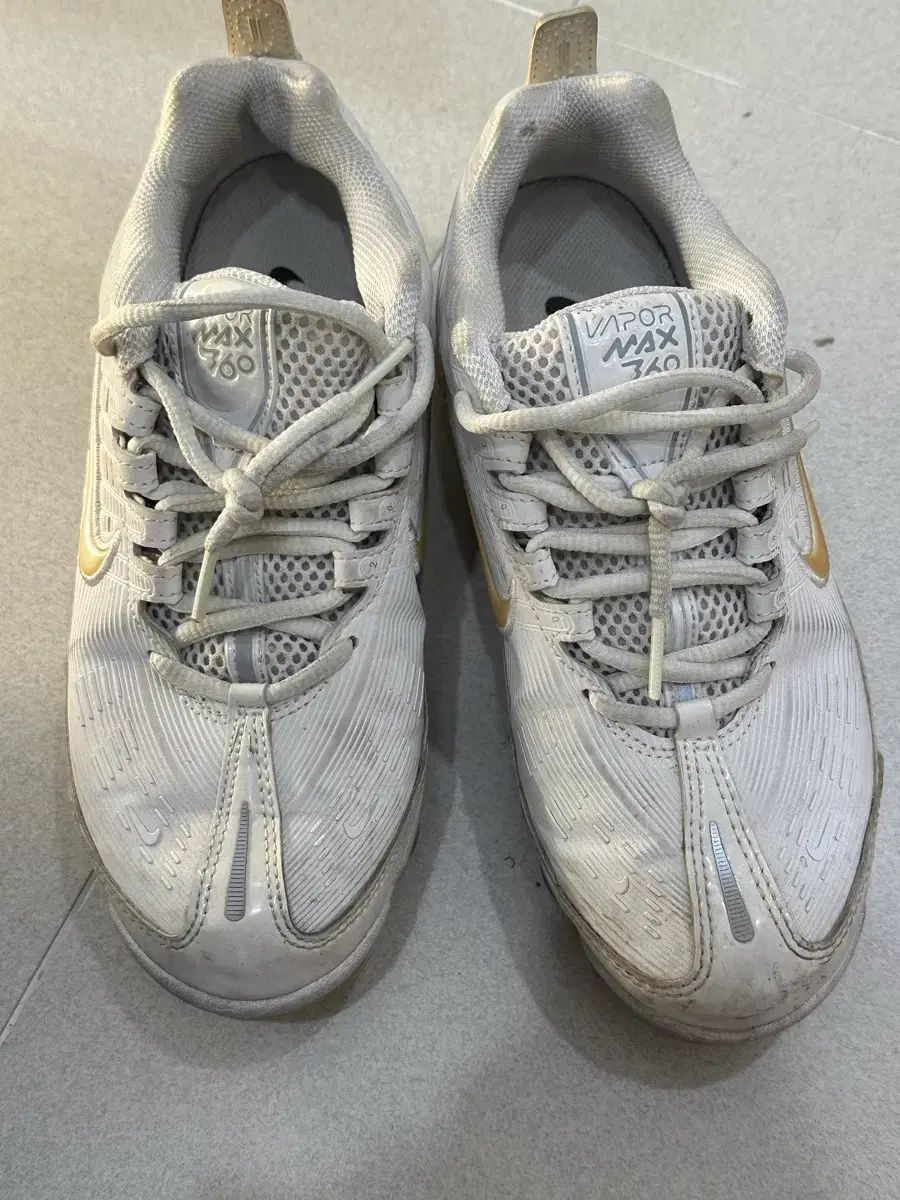ナイキウィメンズヴェイパーマックス 240