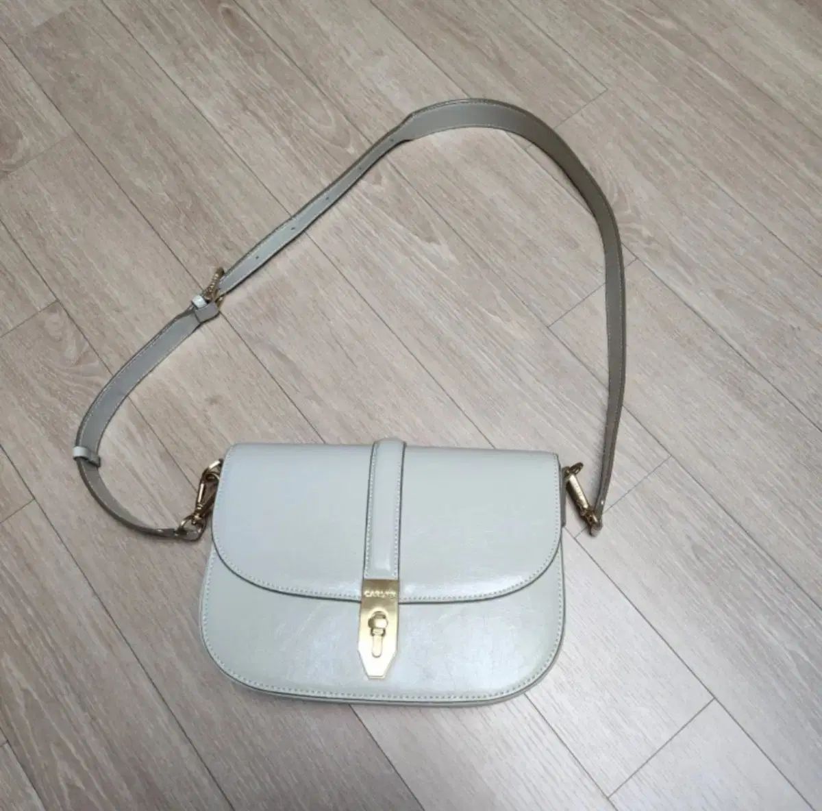 CARLYN エヌ アイボリー - メルカリ