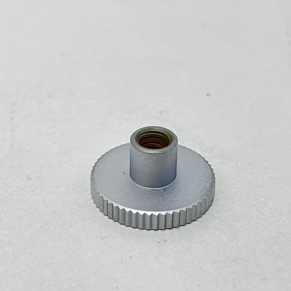 レリーズボタン M