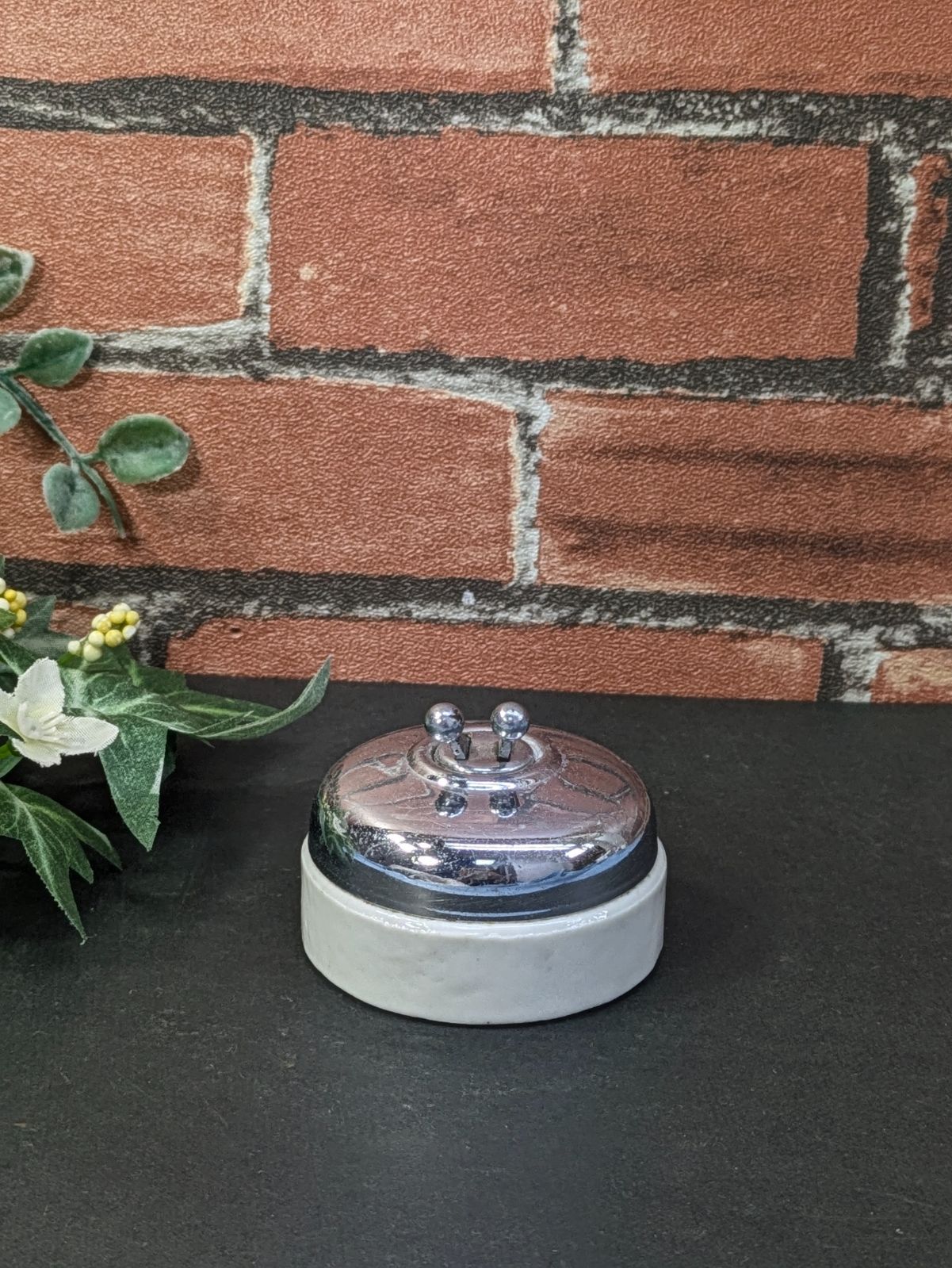 古いフランスの白磁スイッチ / 実働品 アンティーク 古道具 アンティーク