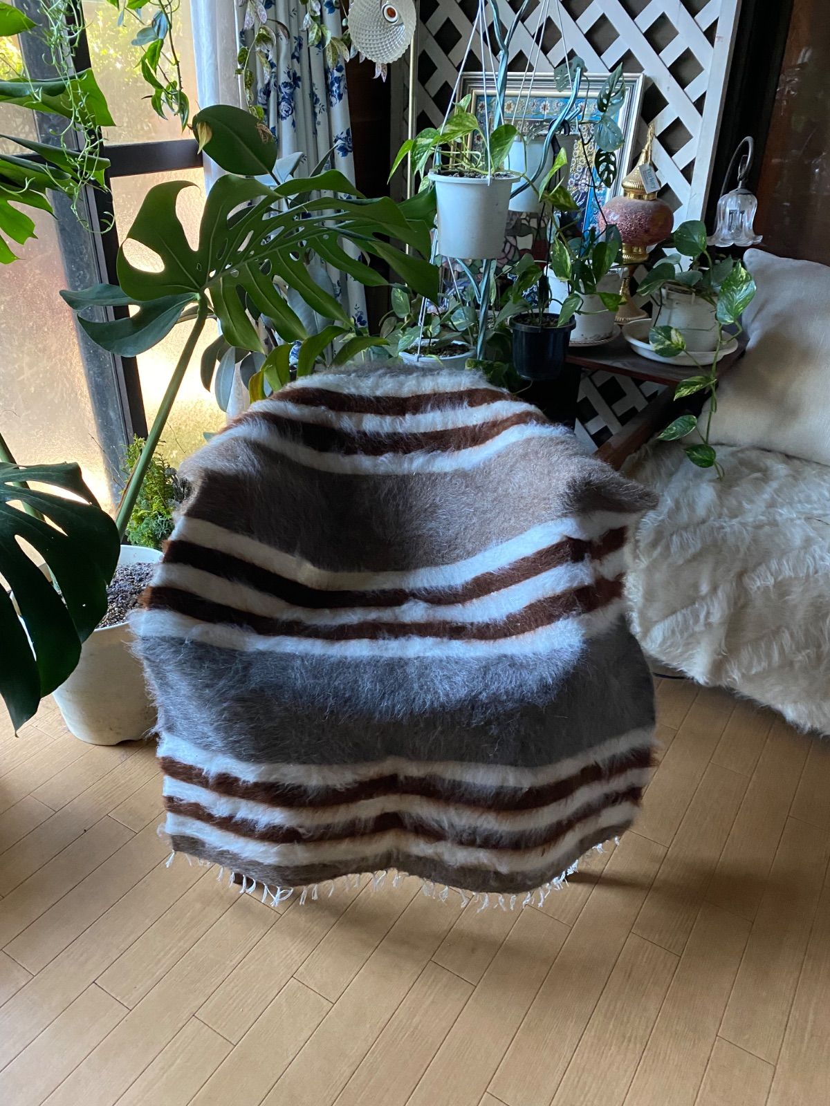 当店オリジナルサイズ アンゴラヤギのモヘアの毛布 膝掛けサイズの新しいシイルトバッタニエ チョコレート茶とグレー ベージュ茶 白 楽しめる四季を通じて便利なシイルトバッタニエです シイルトを知ってください 11800円→9800円破格でのご紹介ギフトにも最適