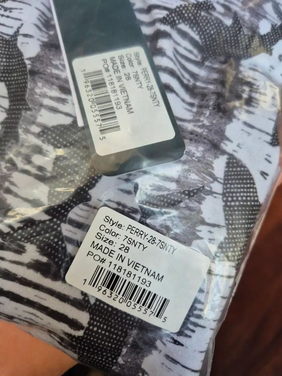 JOLYN シャーク ペリー28