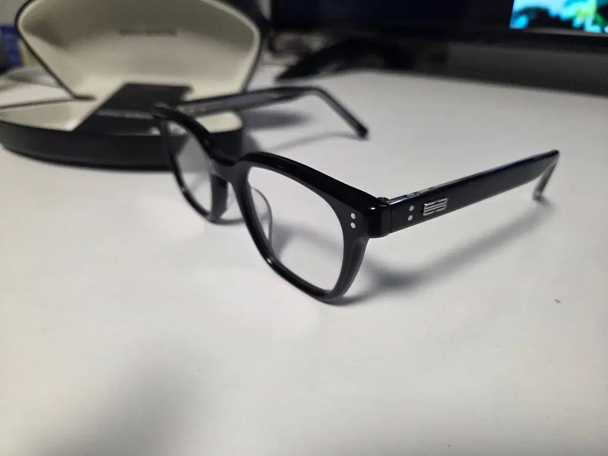 GENTLE MONSTER ジェントルモンスター カル 01 ブラック ケース含む