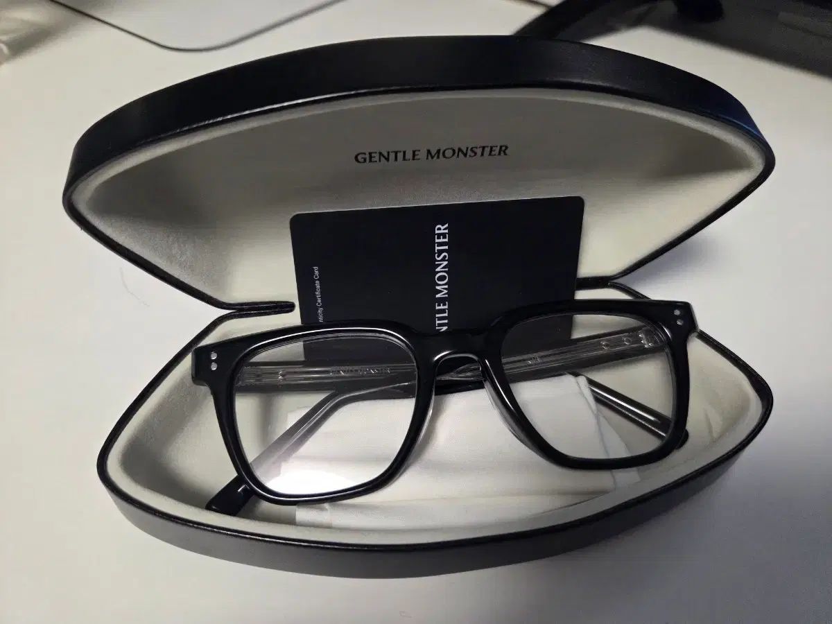 GENTLE MONSTER ジェントルモンスター カル 01 ブラック ケース含む
