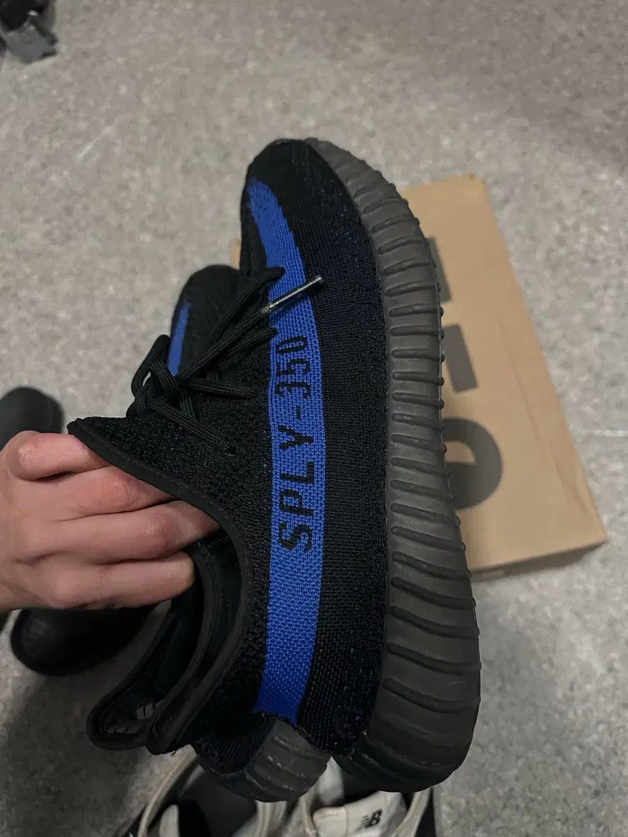  アディダス イージーブースト 350 V 2 ダズリング ブルー 275 スニーカー 靴