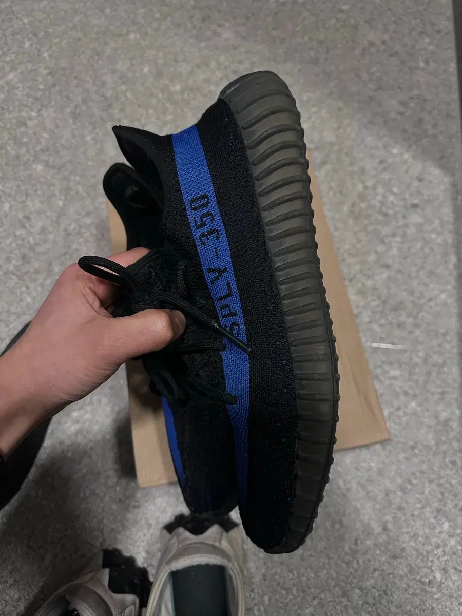 アディダス イージーブースト 350 V 2 ダズリング ブルー 275