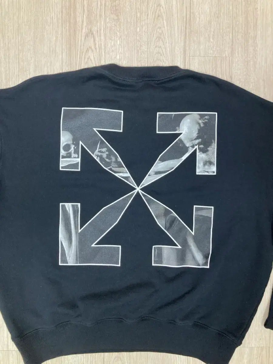 オフホワイト カラヴァッジオ ブラック スウェット L