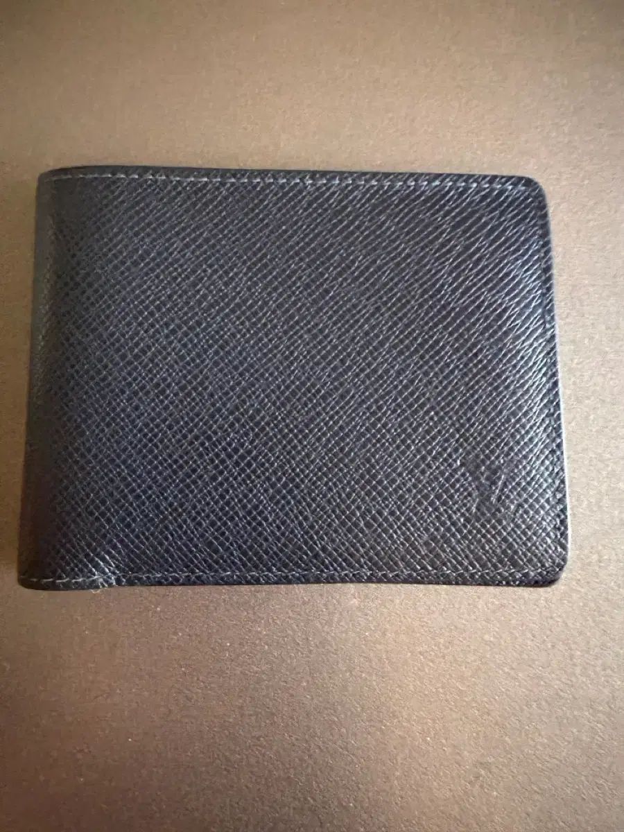 os ルイヴィトン マルチプル ウォレット タイガ 二つ折り財布