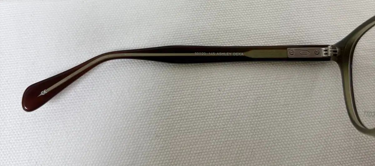 トニースコット メガネ