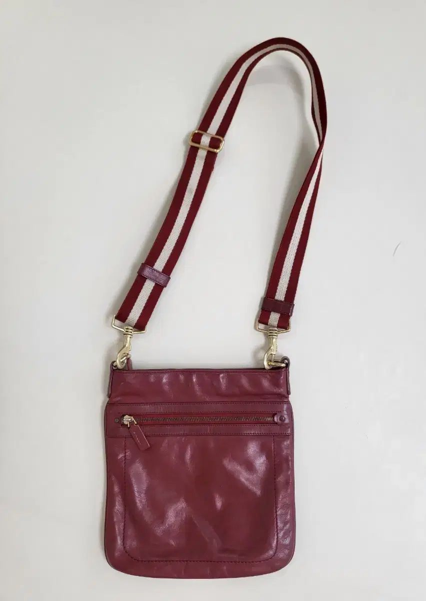 BALLY ディープレッド クロスバッグ