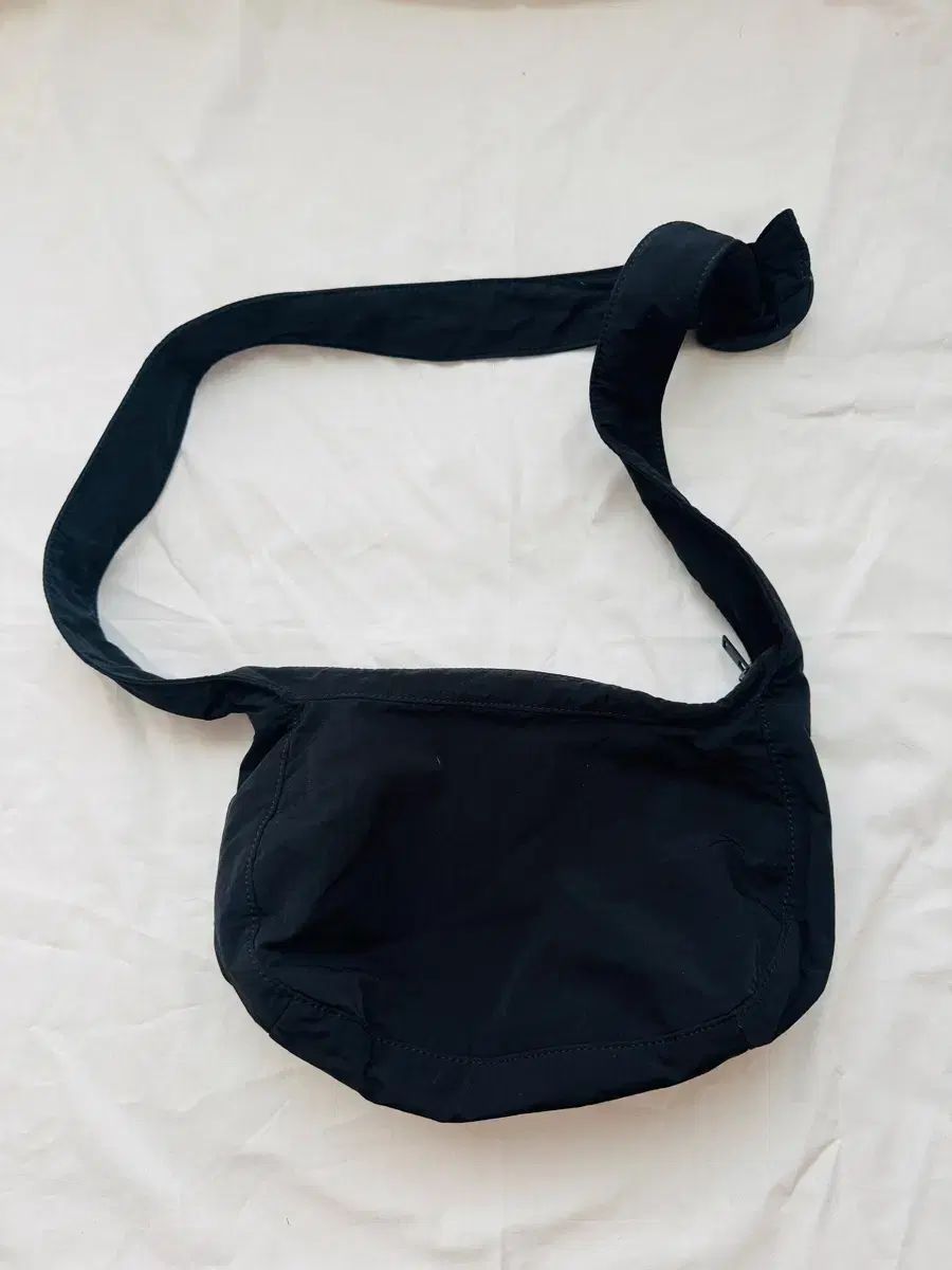 COS コス ナイロン クロスボディーバッグ サドルバッグ ブラック