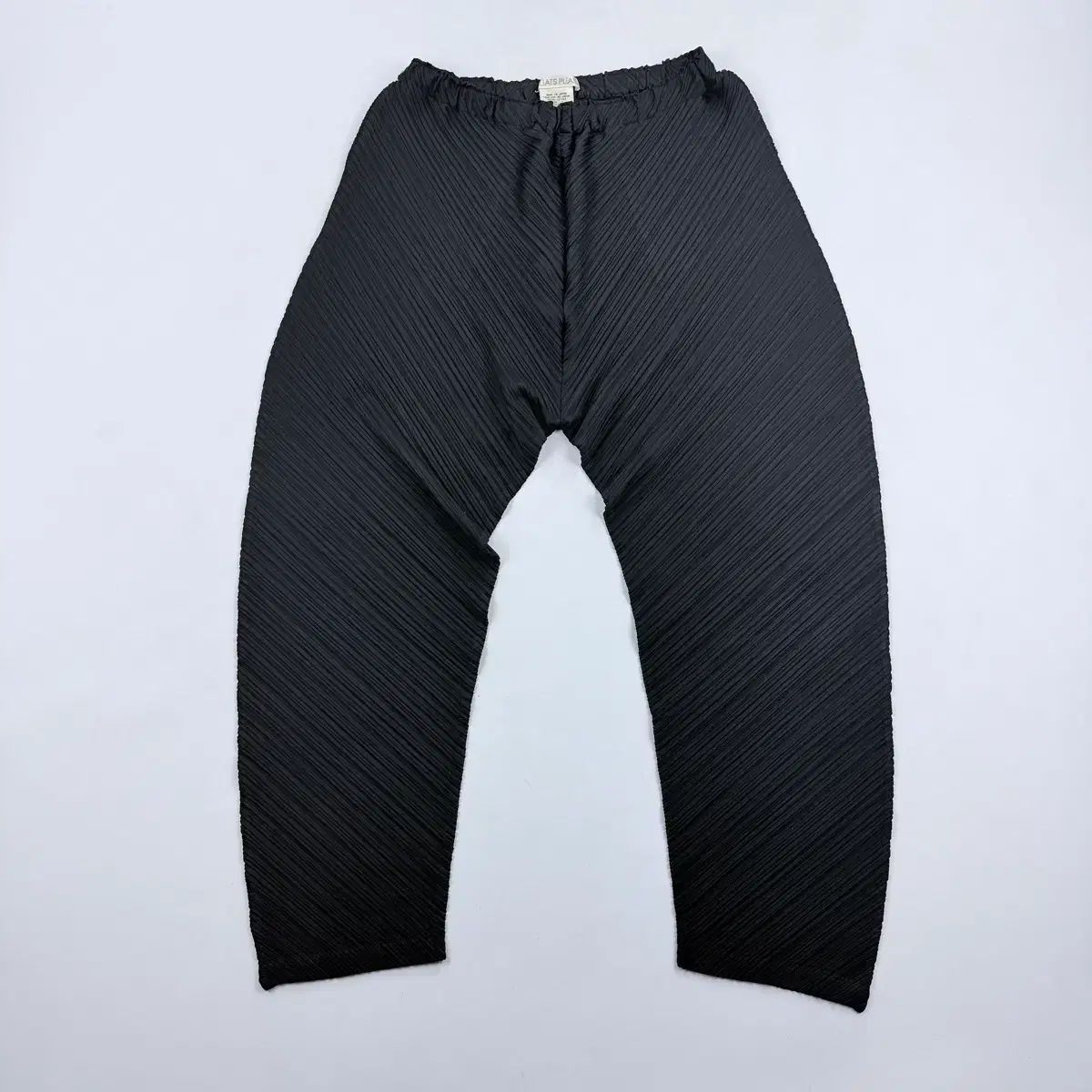 PLEATS PLEASE プリーツパンツ