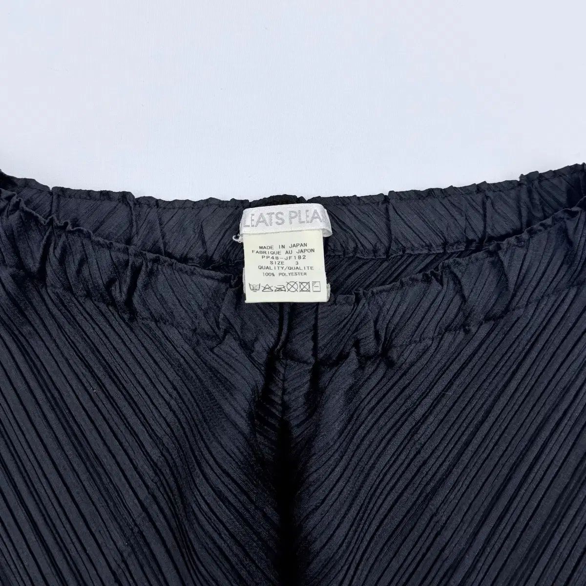 プリーツパンツ