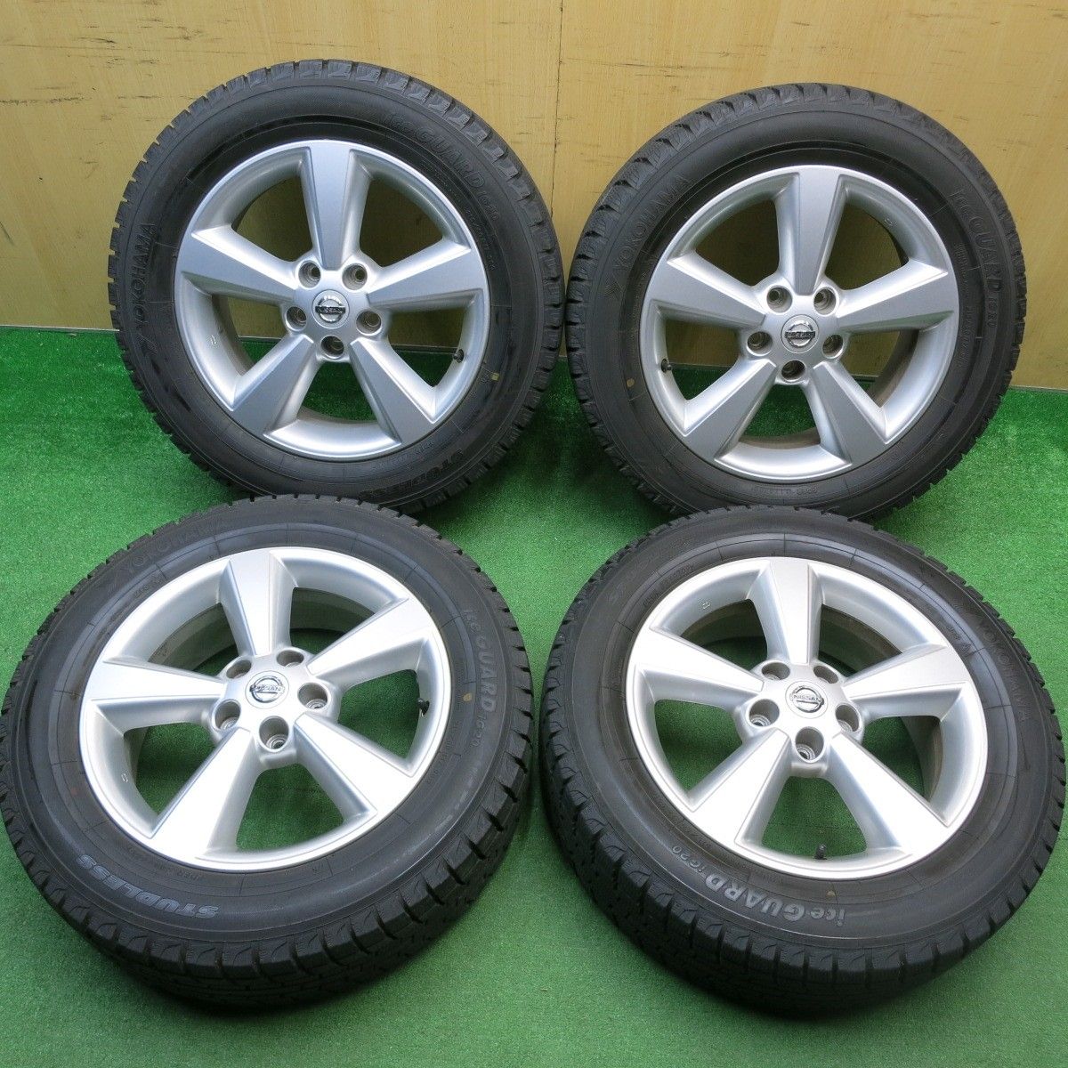 バリ溝 キレイ 9分 日産 デュアリス 215 60 R 17 スタッドレス ヨコハマ アイスガード iG 20 17インチ PCD 114 3 5 H ス