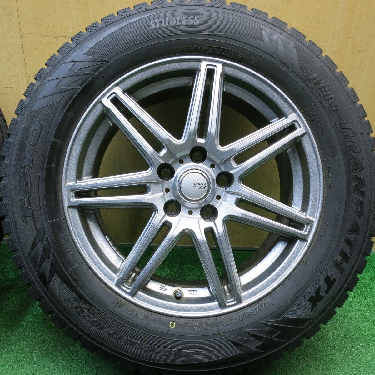 バリ溝 キレイ 9 5分 スタッドレス 225 65 R 17 トーヨー ウインター トランパス TX SIBILLA NEXT Z 7 シビラ 17インチ PCD 114 3 5 H ス