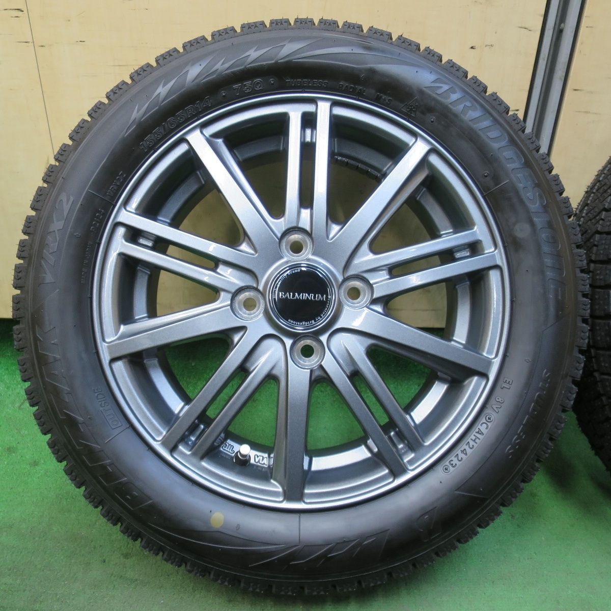 ♥ 23年 スタッドレス 155 65 R 14 ブリヂストン ブリザック VRX 2 BR 10 バルミナ 14インチ PCD 100 4 H 5122301イス