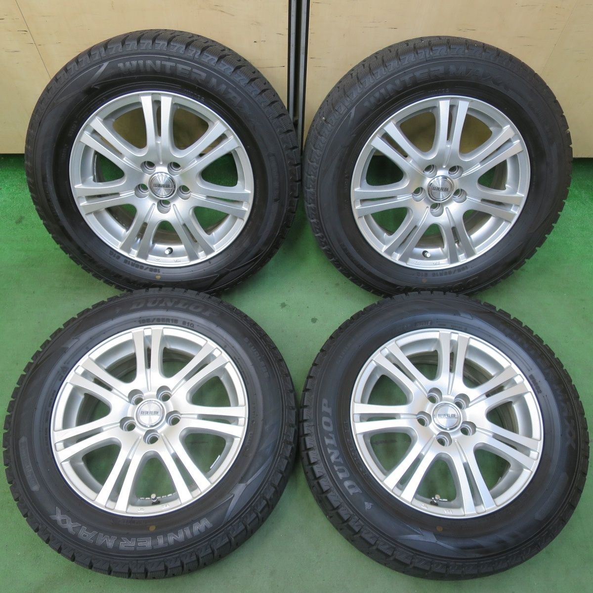 国産バリ溝23年式195/65R15 スタッドレス バリ溝！23年！9.5分☆プリウス 等 195/65R15 スタッドレス ダンロップ