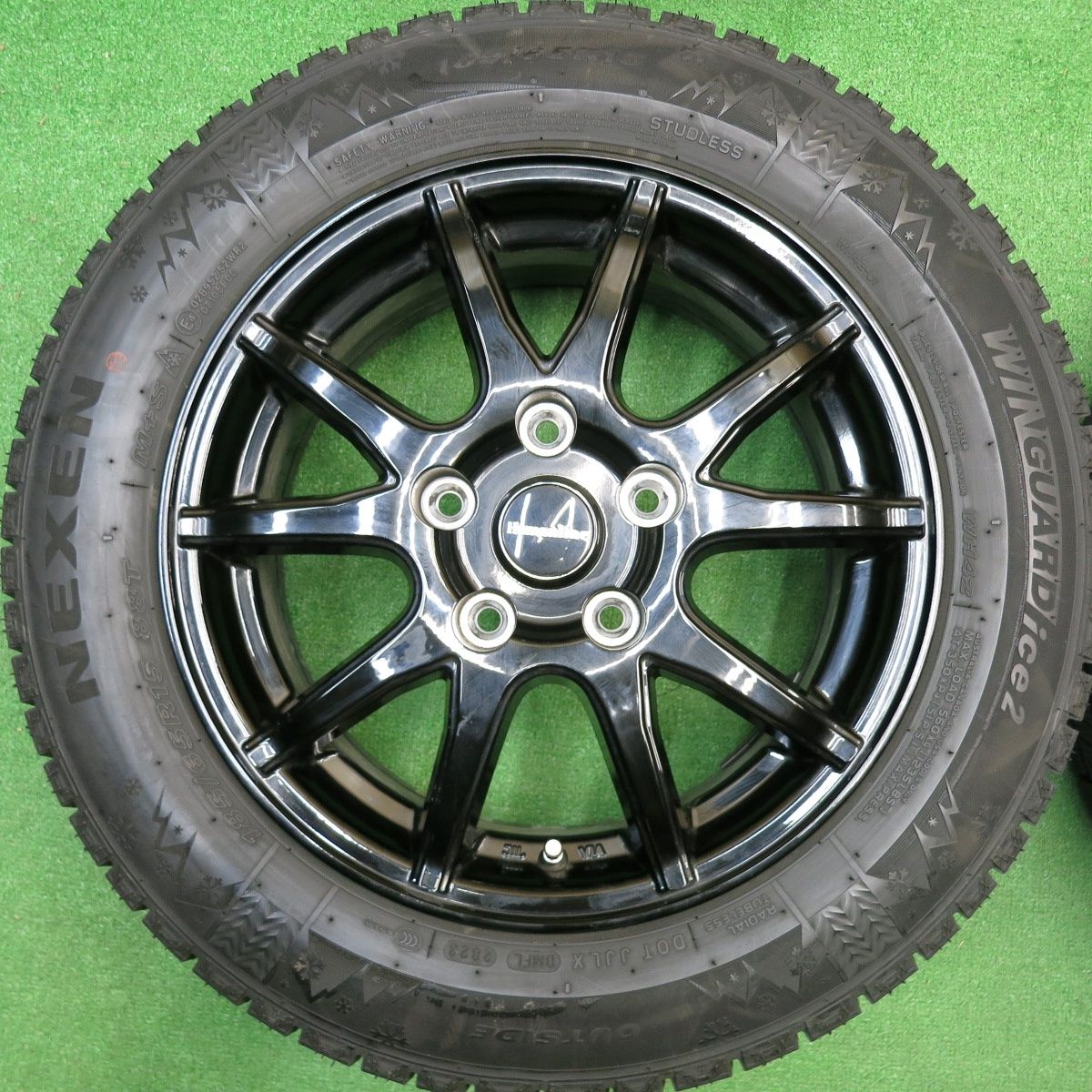 バリ溝！23年！9.5分以上☆スタッドレス 185/65R15 ネクセン ウィン
