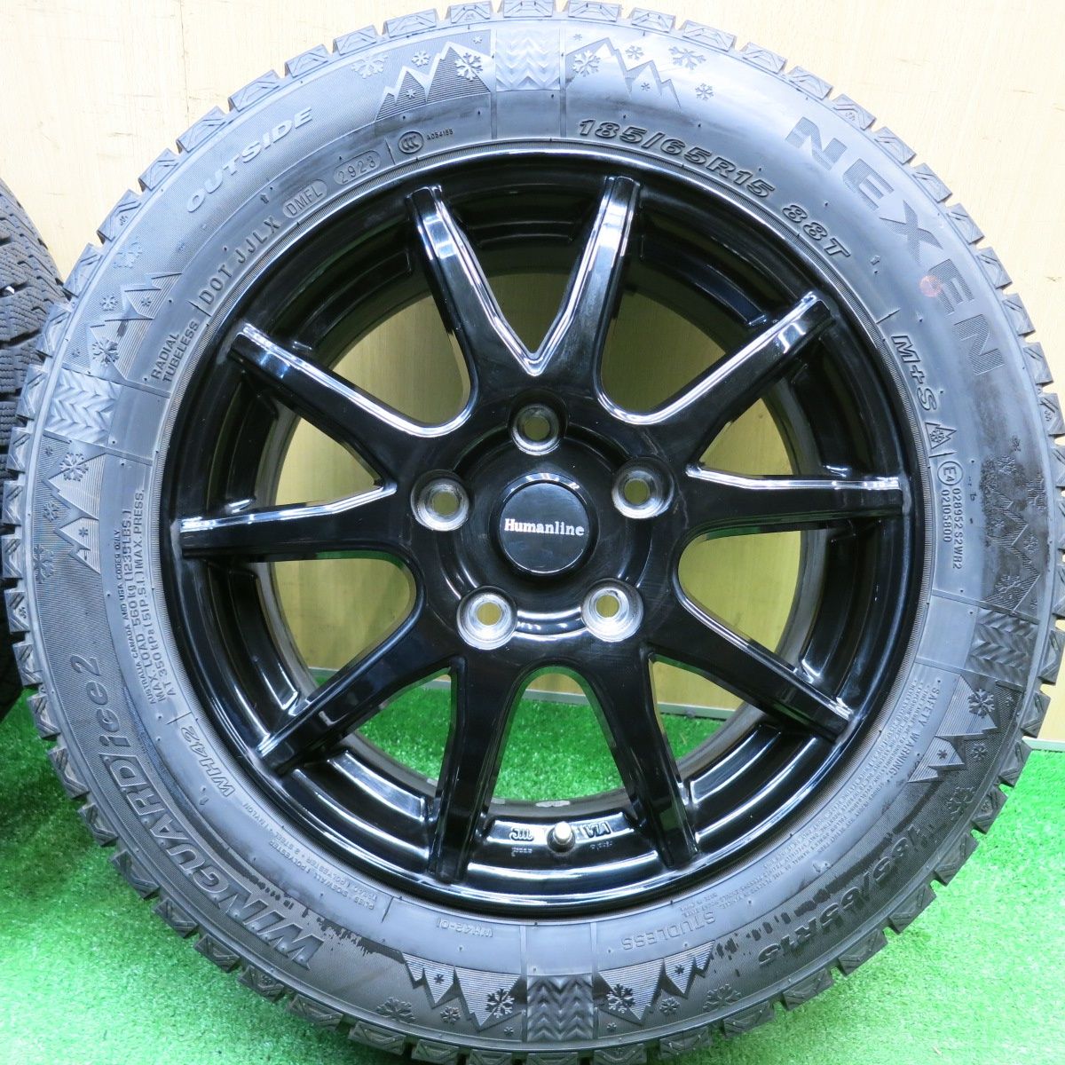 バリ溝！23年！9.5分以上☆スタッドレス 185/65R15 ネクセン ウィン