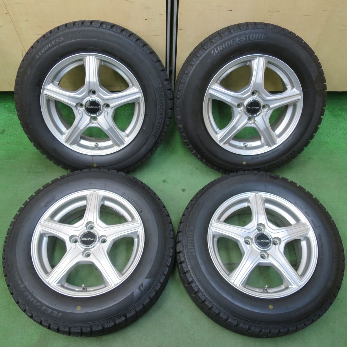 バリ溝 22年 9分 スタッドレス 175 70 R 14 ブリヂストン アイスパートナー2 VR 5 バルミナ 14インチ PCD 100 4 H 5122405イス