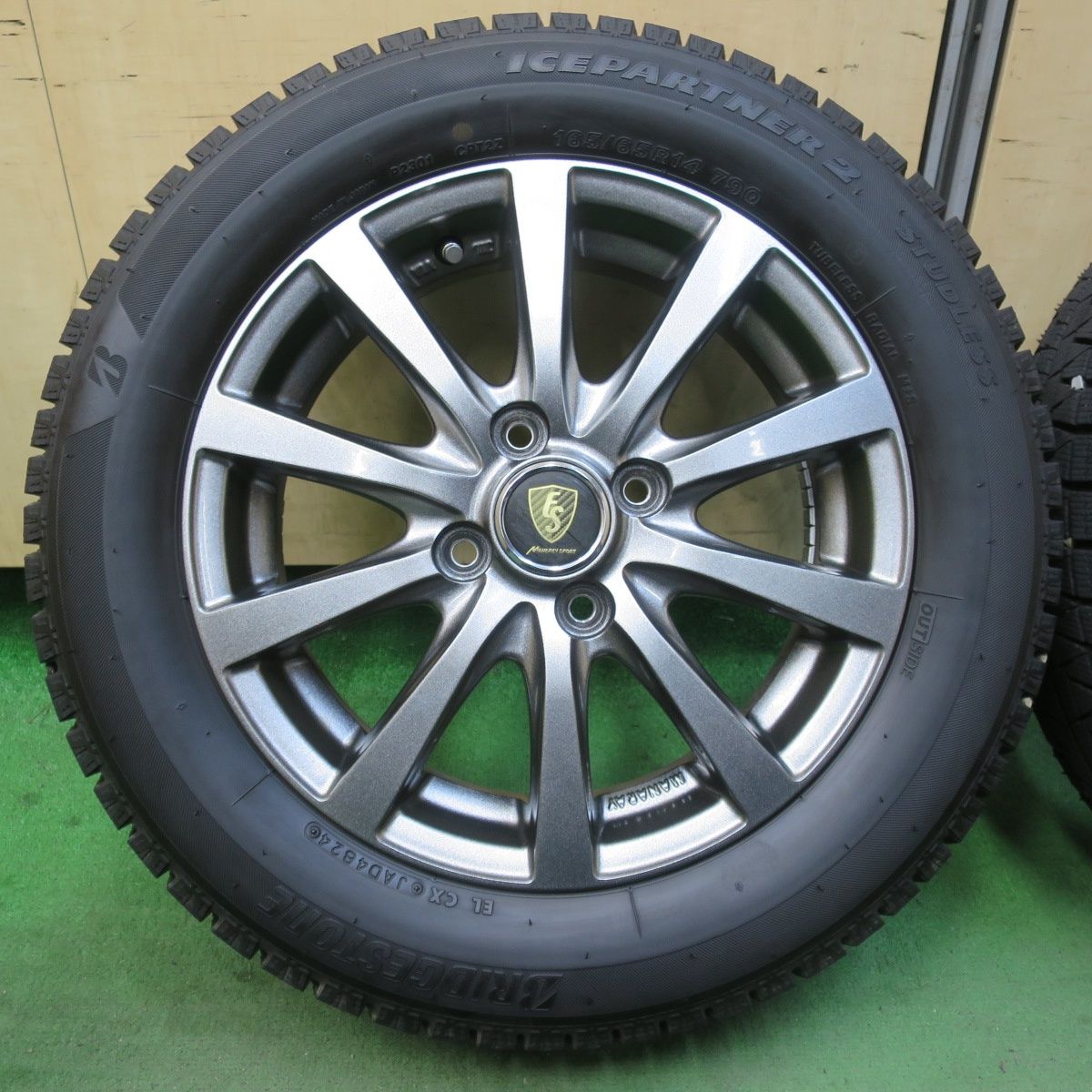 バリ溝 24年 キレイ ほぼ10分 スタッドレス 165 65 R 14 ブリヂストン アイスパートナー2 MANARAY SPORT マナレイ スポーツ 14インチ ハスラー ソリオ 等 PCD 100 4 H 5122409イス