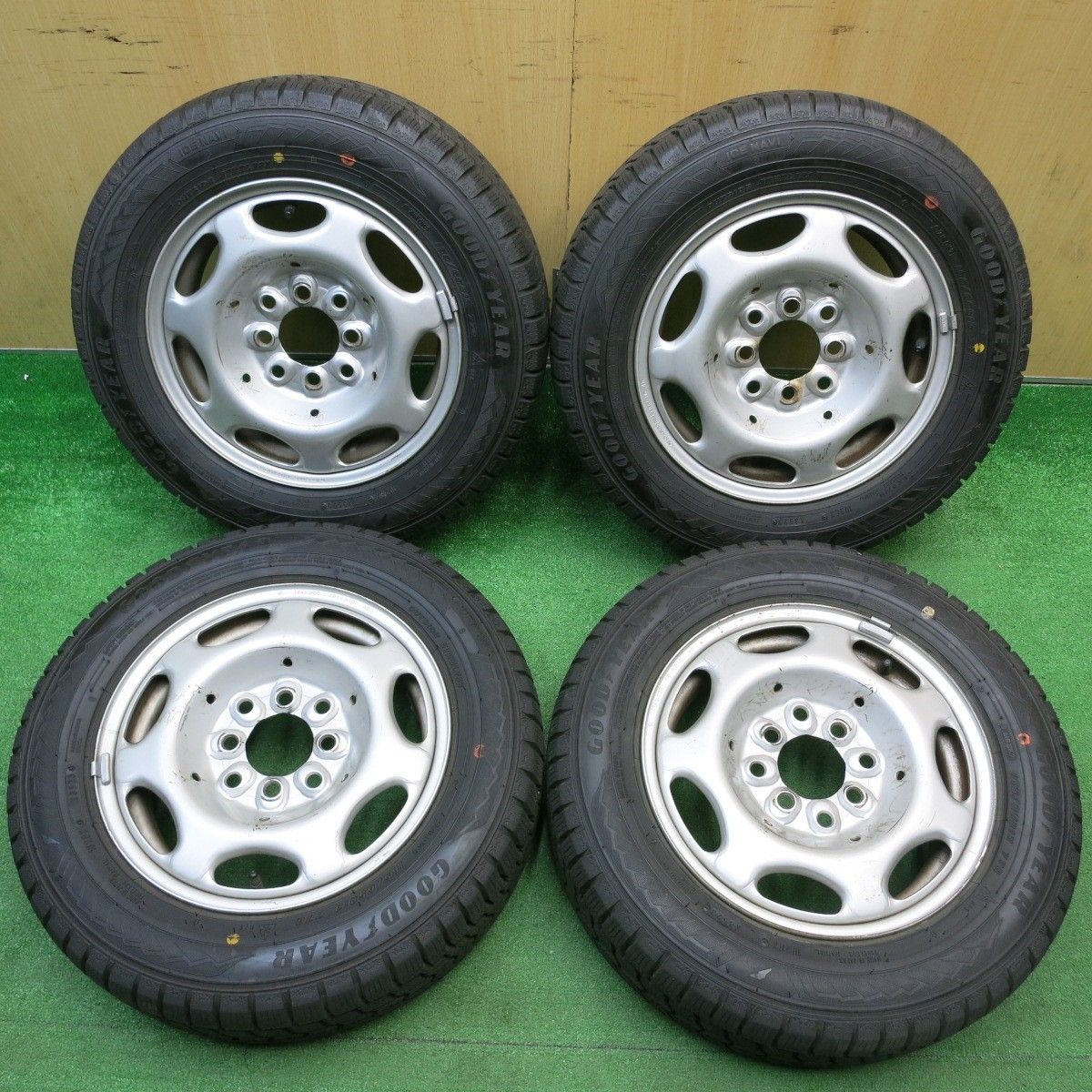 超バリ溝 23年 ほぼ10分 スタッドレス 165 65 R 13 グッドイヤー アイスナビ8 スチール ホイール 13インチ PCD 100 114 3 4 H マルチ ス