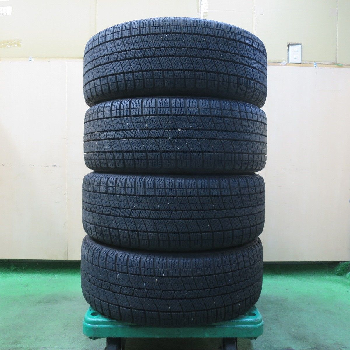 バリ溝！22年！9.5分以上☆スタッドレス 235/50R18 ナンカン アイス 