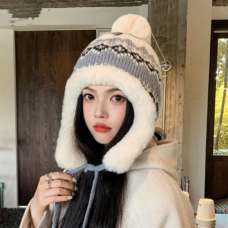 ニット帽 レディース 即 OK冬 帽子 防寒 耳当て 耳当て付き 小顔効果 ケーブル編み ふわふわ 大きいサイズ ボンボン 5耳あてポンポンニット帽 ボアの裏地で防寒対策 ゆったりストレッチ 大きいサイズまbaoguan 1209