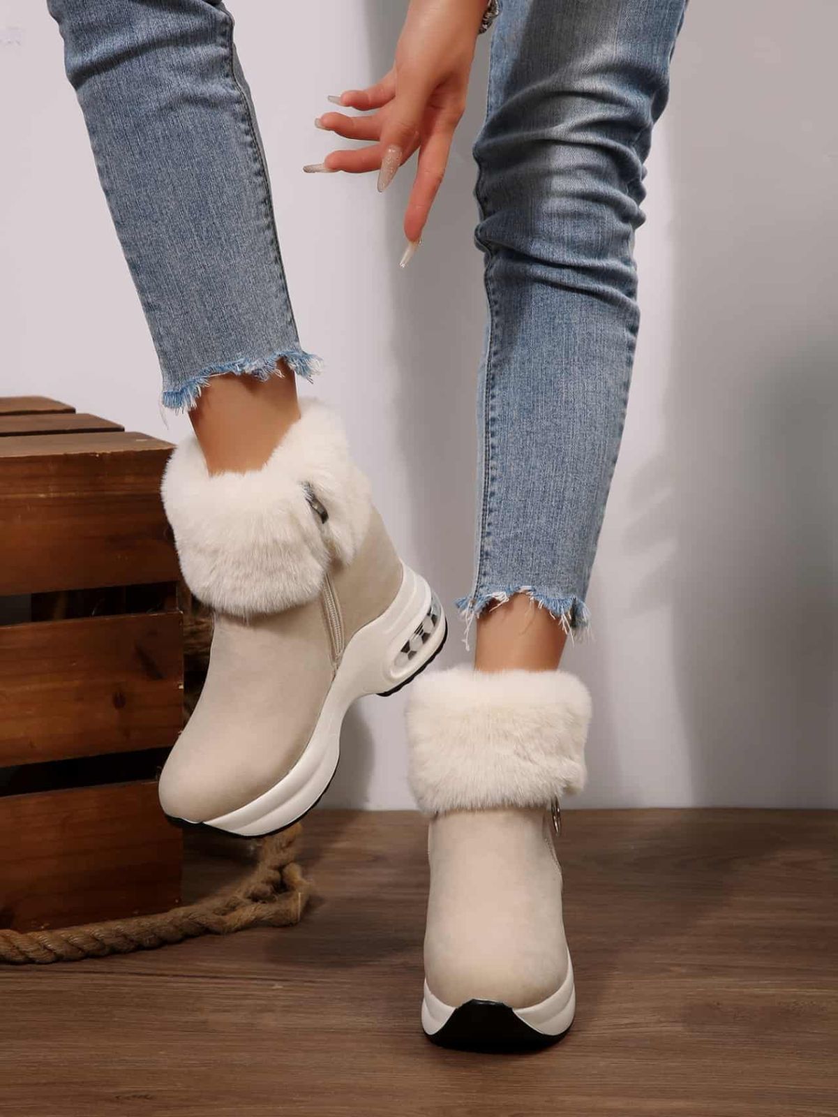  スノーブーツ レディース 即 OK ショートブーツ スエード 防水 防滑 滑らない スノーシューズ 大きいサイズ 滑り止 雪靴 綿靴 冬用 防寒 保暖 厚手ブーツ サイドファスナー 脚長効果 ウインターシューズ longt 01 スノーブーツ アウトドアシューズ