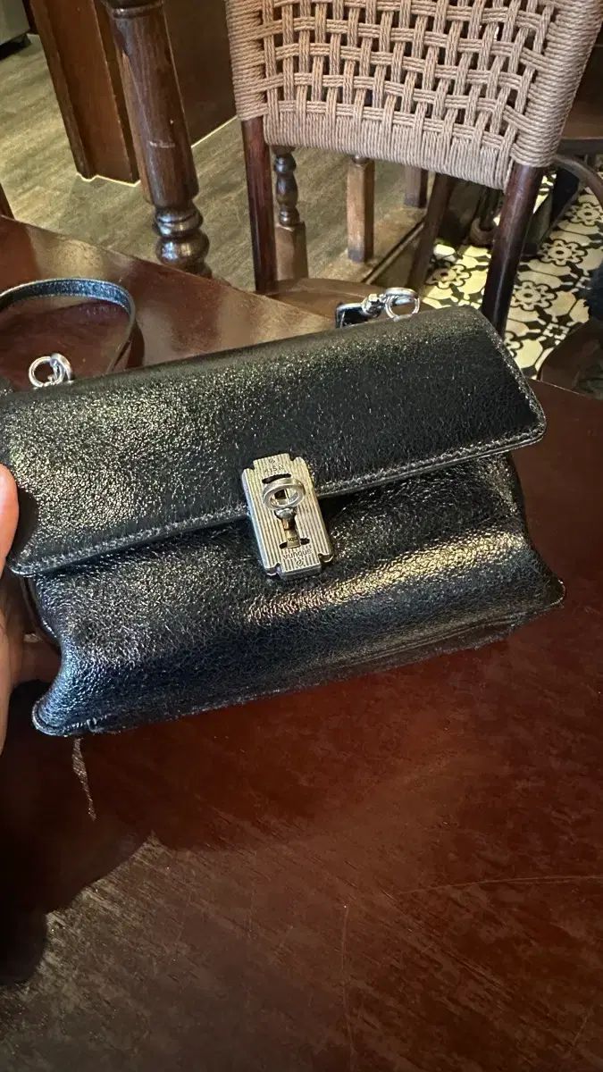 Vunque バッグ Toque Baguette トーク バゲット ミニクロスバッグ ブラック