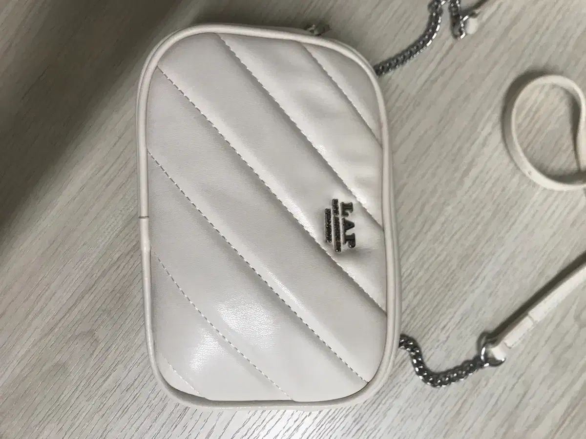 LAP キルティング チェーン クロスバック 白 レディース バッグ