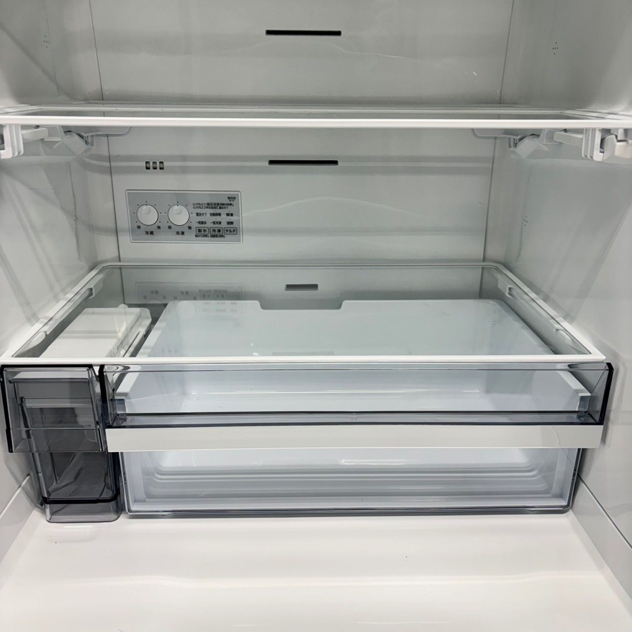 540東芝2024年製 大型冷蔵庫 ガラス割れあり 完動品　300L強　自動製氷 540 東芝 2024年製 大型冷蔵庫 ガラス割れあり 完動品 300L強 自動製氷