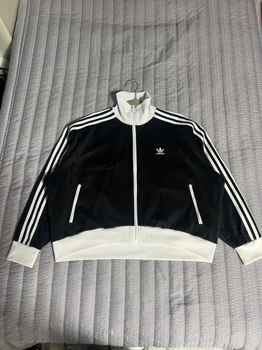レディース アディダス クロップド トラック ジャケット M L