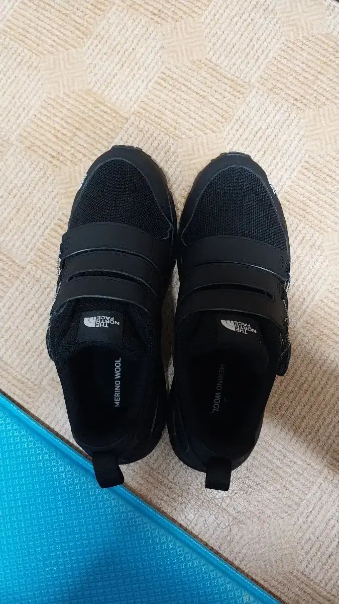 ランニングシューズ