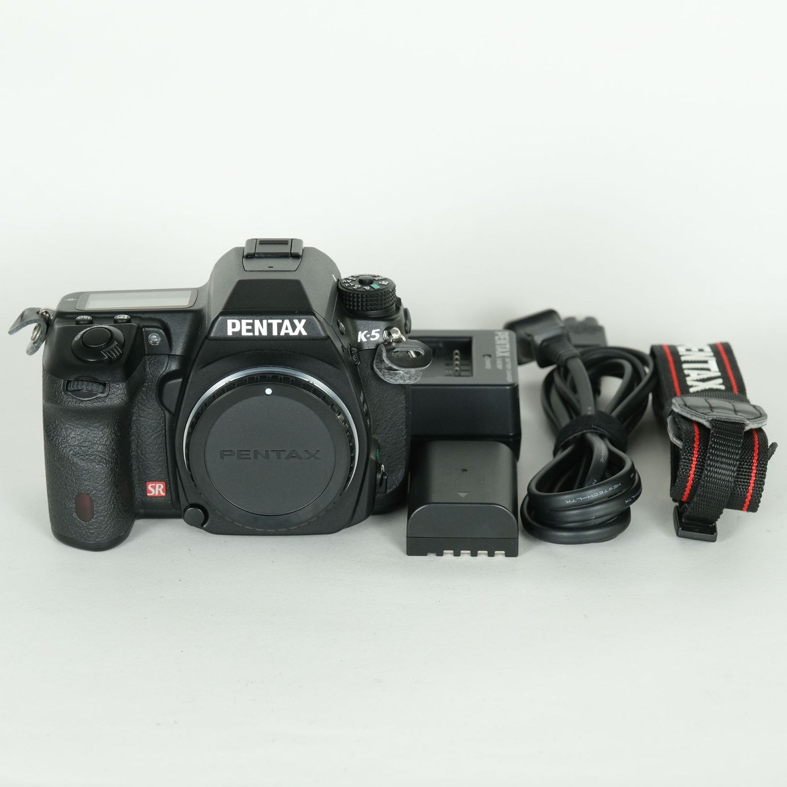 未使用に近い Pentax K-5 ショット数59回 元箱 ボディ #8724 未使用に近い Pentax K-5 ショット数59回 元箱 ボディ #8724 未使用に