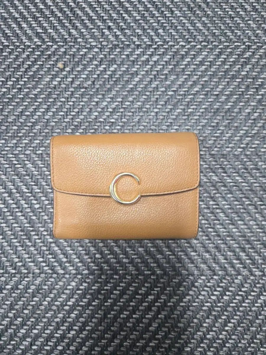 COURONNE クロンヌ C 二つ折り財布 ブラウン