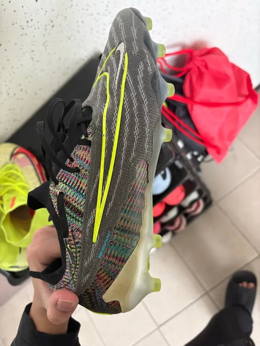 ナイキ FANTOM GX 1 AG 280 カラー