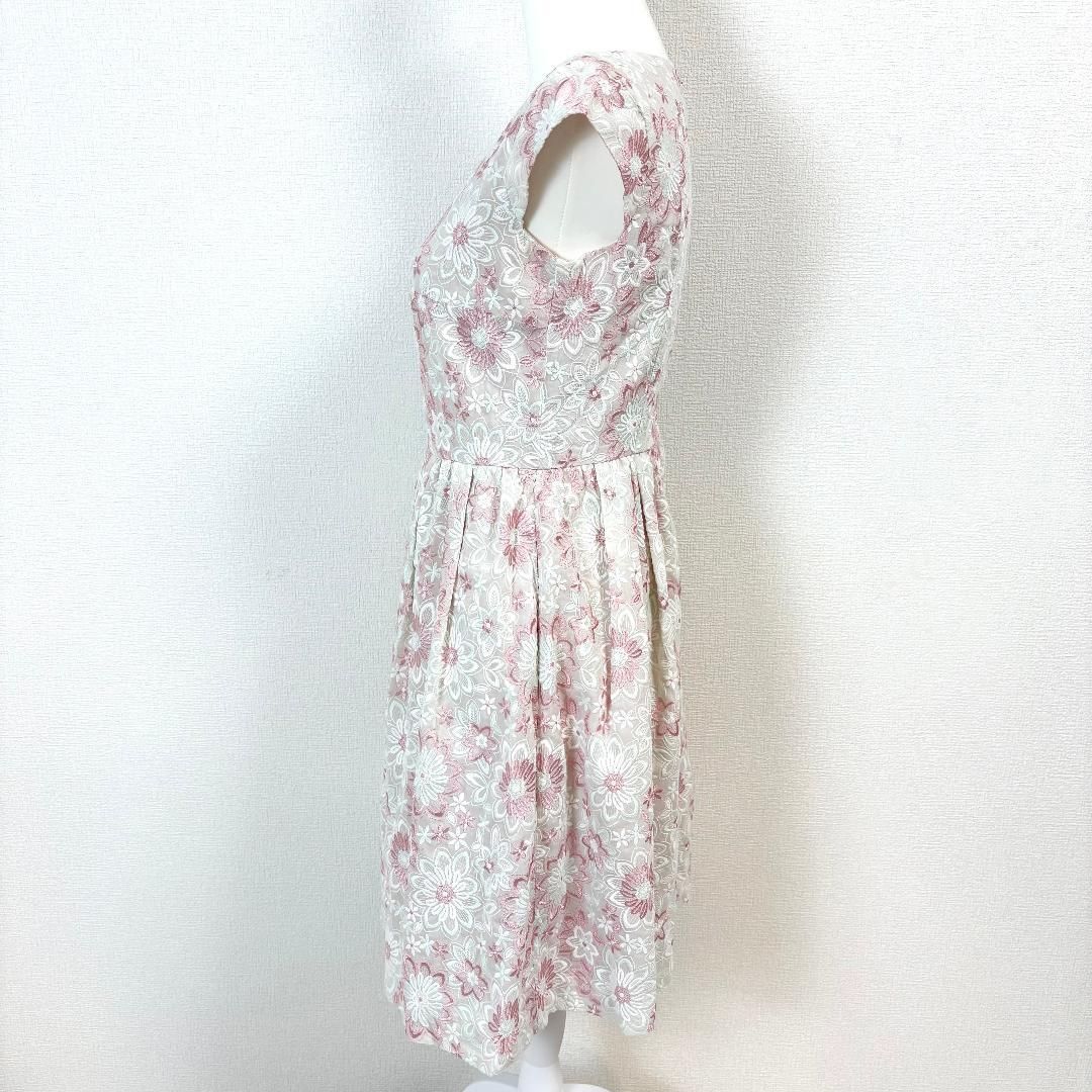 TOCCA 半袖ワンピース 2 薄ピンク 花柄総刺繍