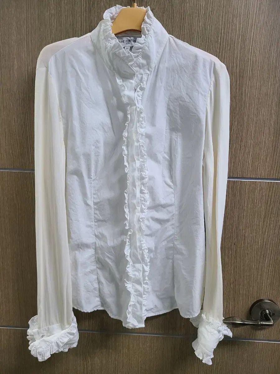 アンヌ フォンテーヌ 白 フリル ブラウス